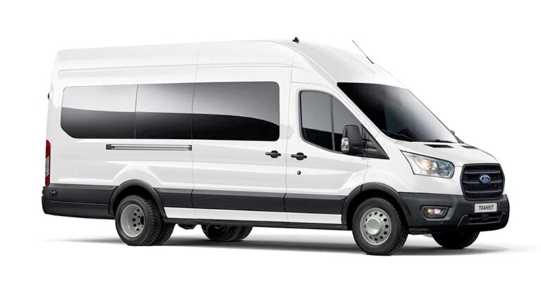 transit-minibus-blanco