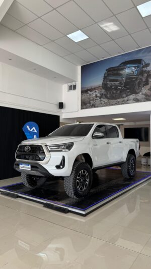 Toyota Hilux SRX 2.8 4x4 AT 2023